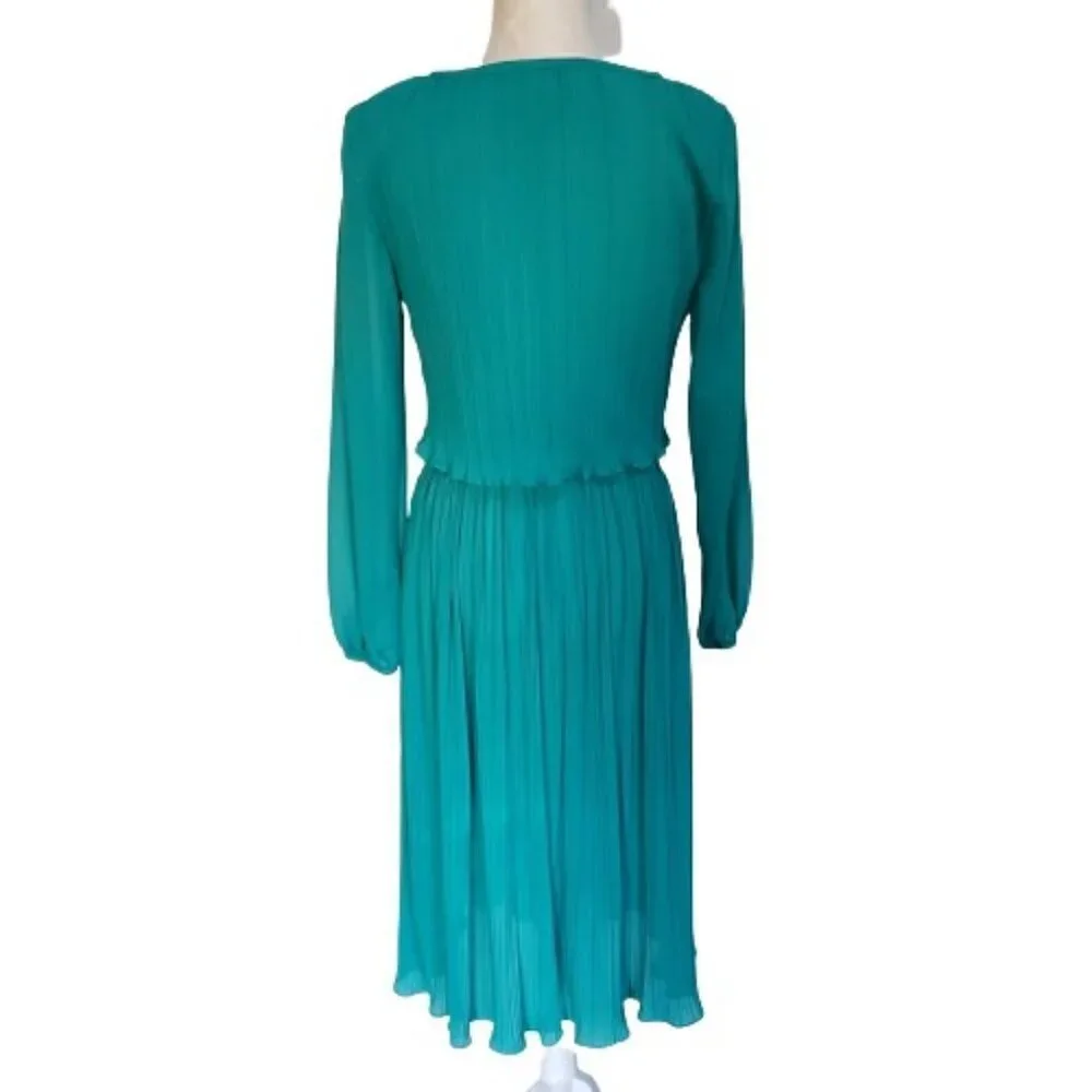 Vintage Discovery Fashion LTD. Size 12 Green Pleated Polyester Dress